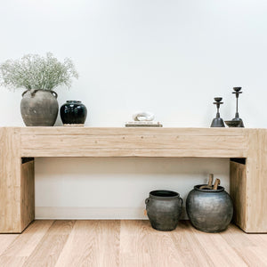 Lin Xi Console Table